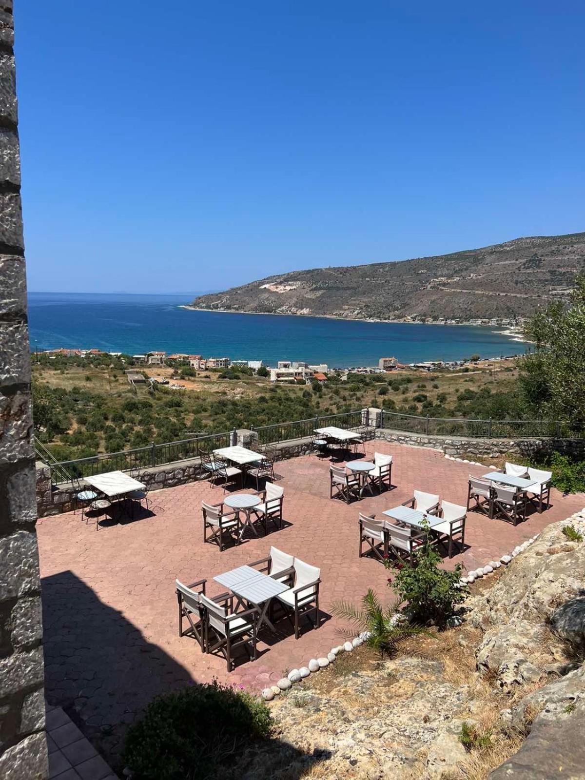 Néon Oítilon Onar Mani Suites מראה חיצוני תמונה
