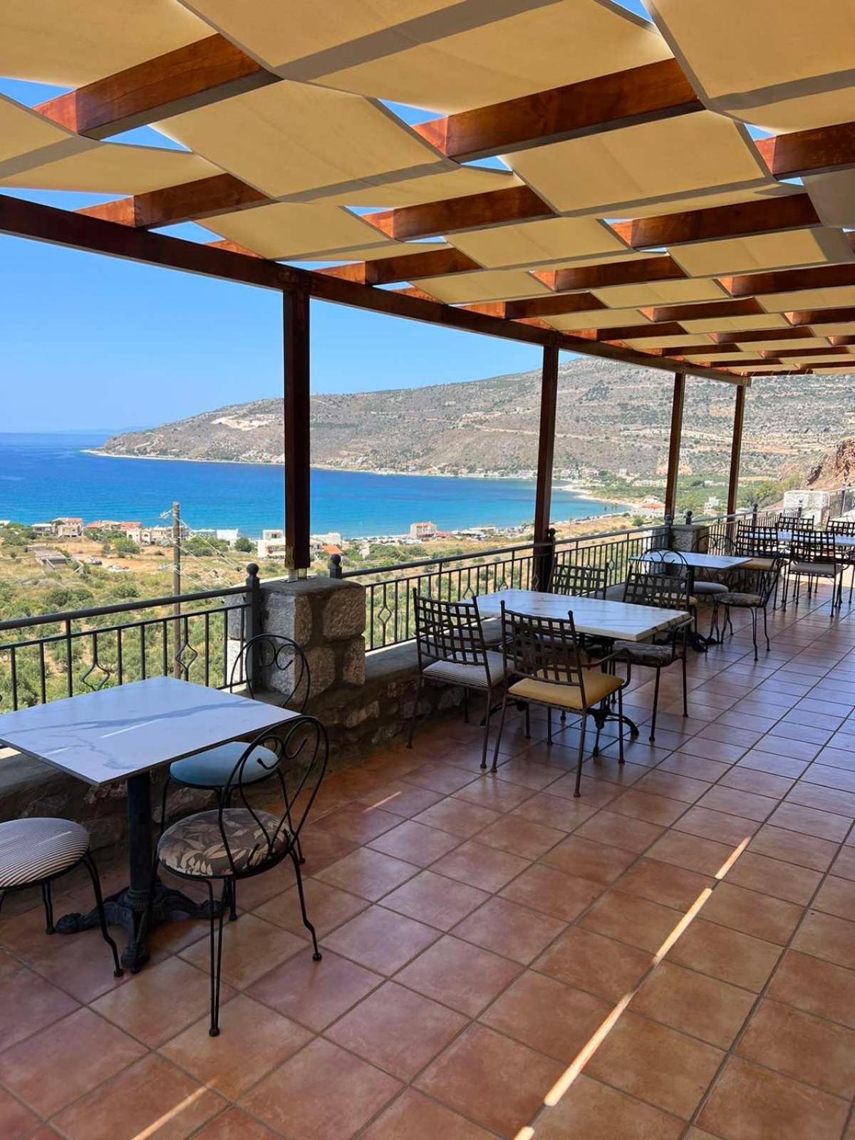 Néon Oítilon Onar Mani Suites מראה חיצוני תמונה