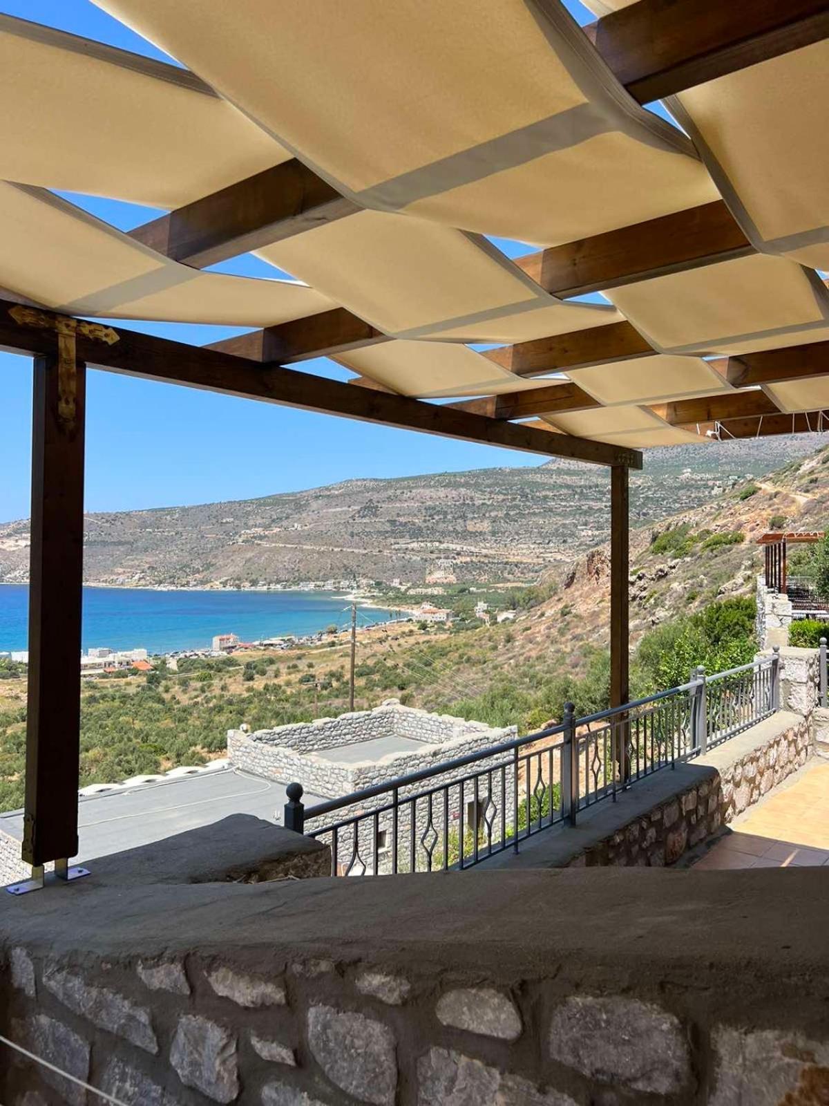 Néon Oítilon Onar Mani Suites מראה חיצוני תמונה