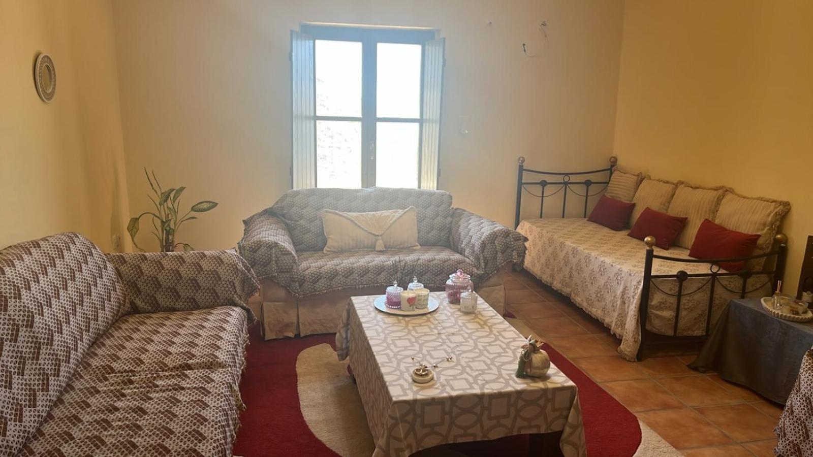 Néon Oítilon Onar Mani Suites מראה חיצוני תמונה