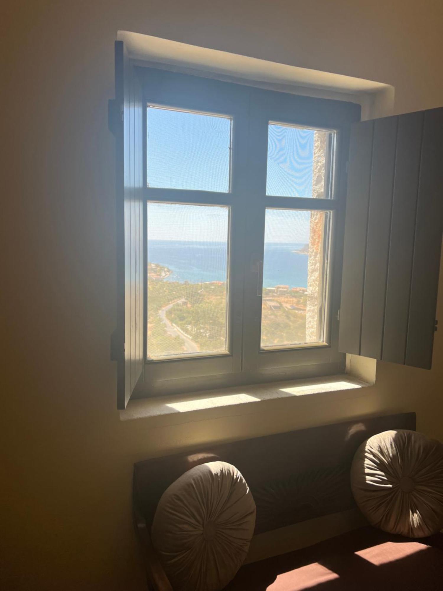 Néon Oítilon Onar Mani Suites מראה חיצוני תמונה
