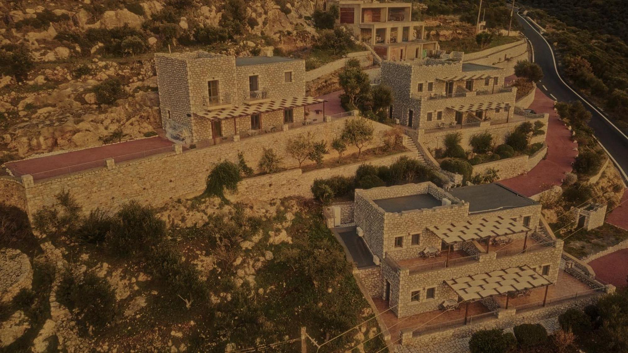 Néon Oítilon Onar Mani Suites מראה חיצוני תמונה