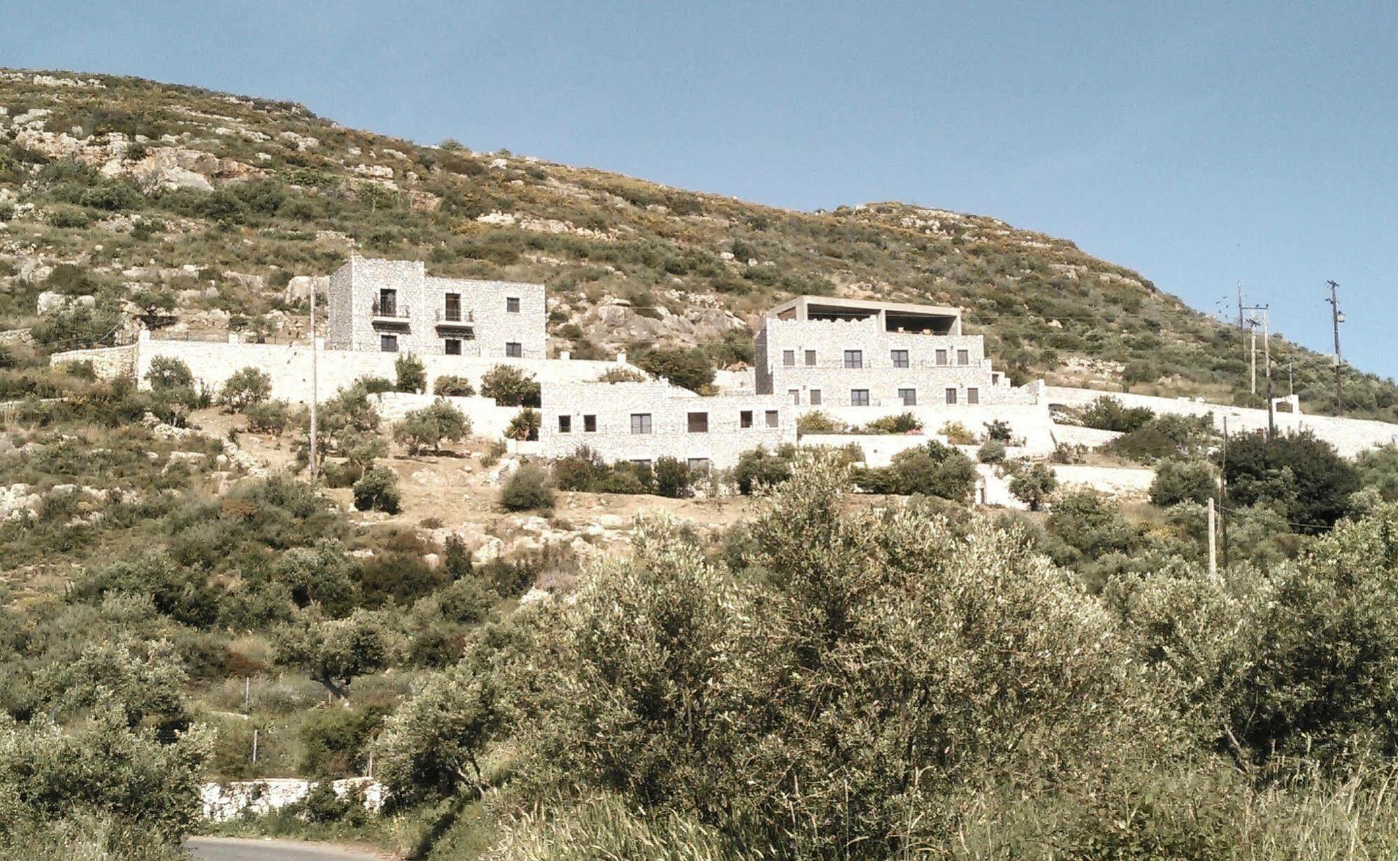 Néon Oítilon Onar Mani Suites מראה חיצוני תמונה