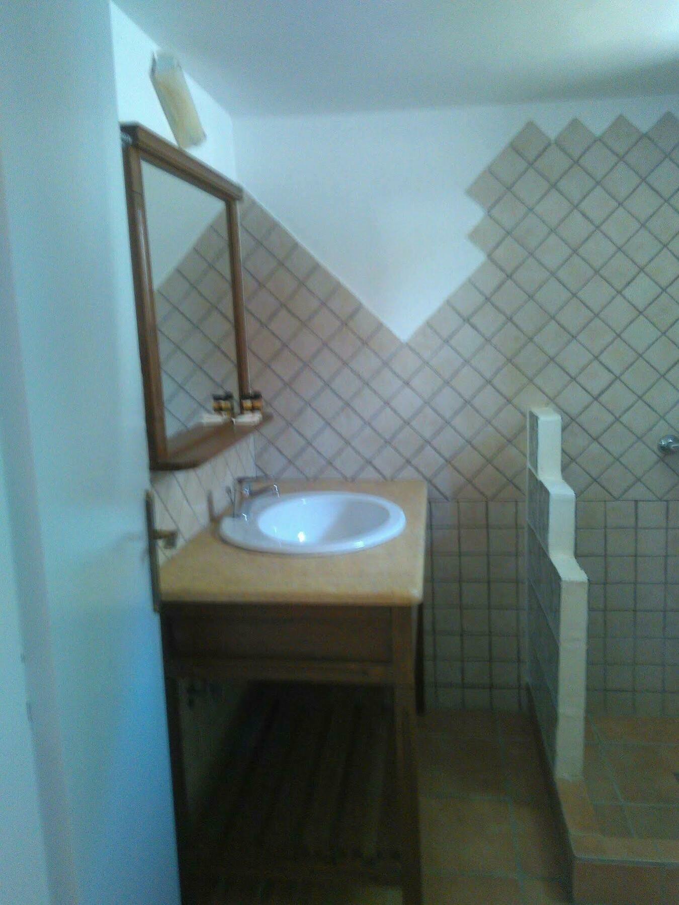 Néon Oítilon Onar Mani Suites מראה חיצוני תמונה