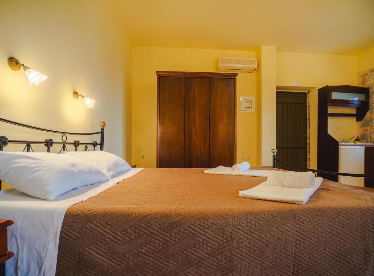 Néon Oítilon Onar Mani Suites מראה חיצוני תמונה