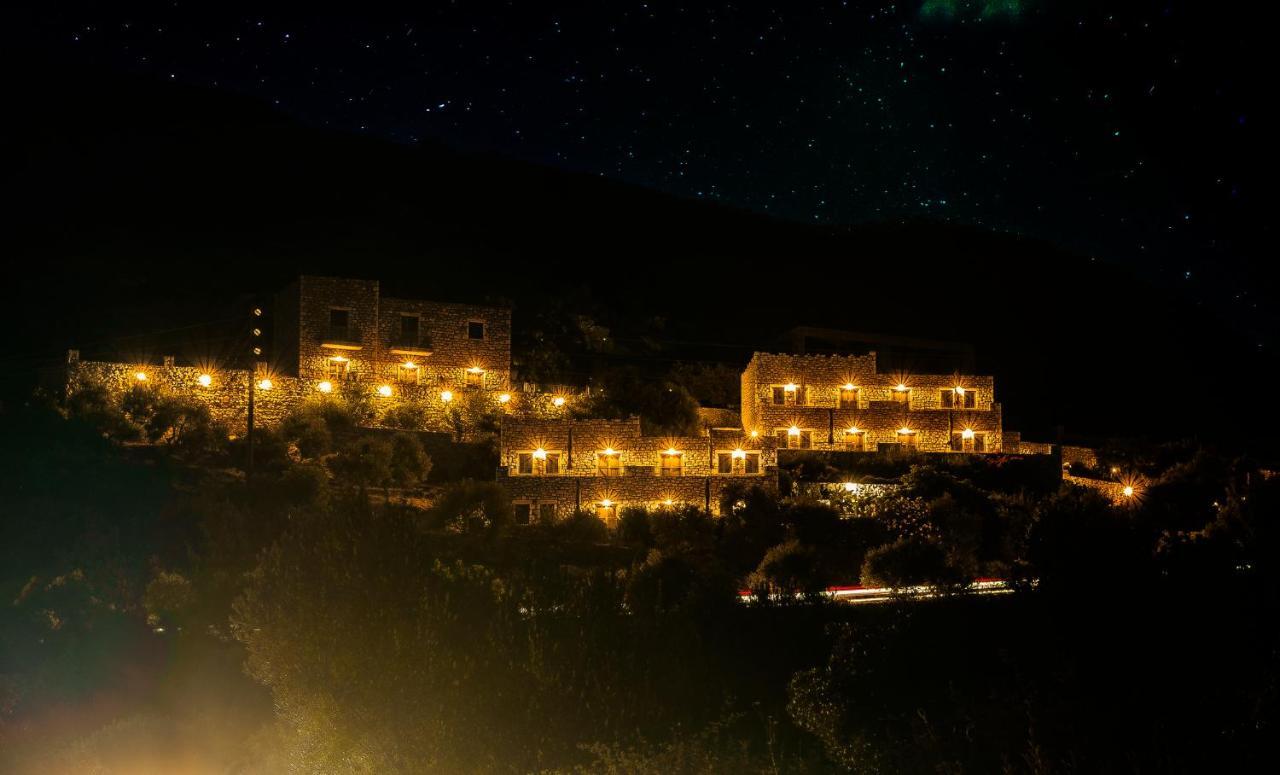 Néon Oítilon Onar Mani Suites מראה חיצוני תמונה